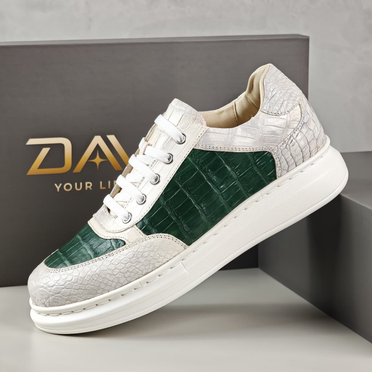 Mười tấm da vào lò, khoảng **một tấm** ra đúng màu